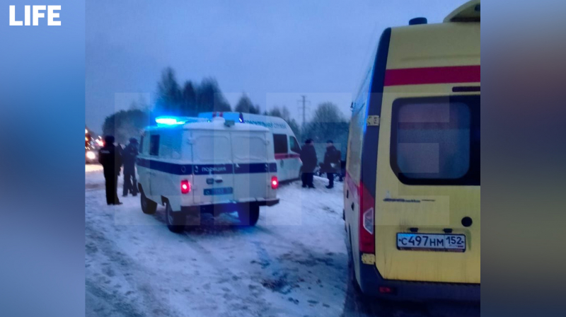 Автобус опрокинулся в кювет под Нижним Новгородом, более 10 человек пострадали