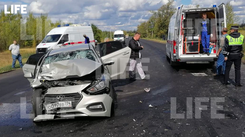 Два ребёнка и четверо взрослых пострадали в жёстком столкновении легковушек под Воронежем