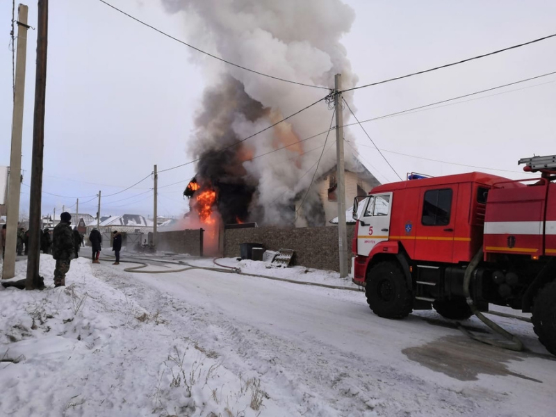 По факту гибели пяти человек в пожаре под Иркутском возбудили дело