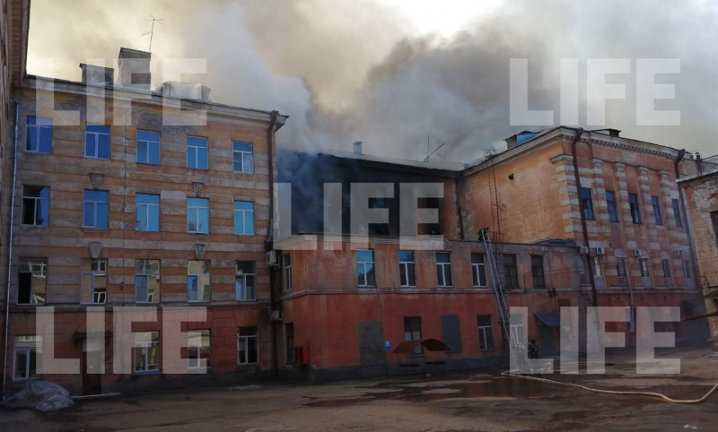 Причиной пожара в ЦНИИ войск ВКО в Твери могло стать короткое замыкание