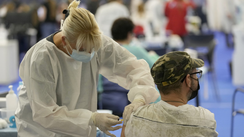 В Тюменской области вводят обязательную вакцинацию для ряда граждан